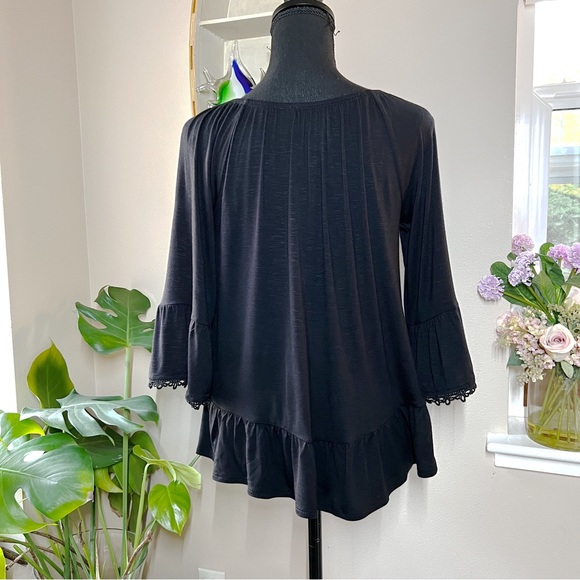 NWT Style & Co Petite Off The Shoulder Lace Trim Black Ruffled Top Size Small - Picture 3 of 15